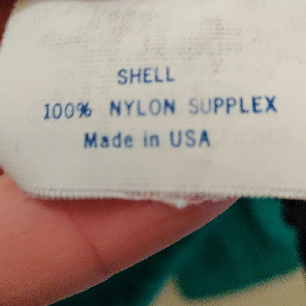 Maui Dive Club pull over hooded windbreaker - Picture 6 of 7